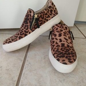Boutique Leopard slide-ons
